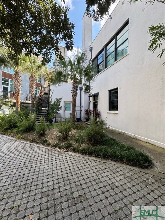 Building Photo - 528 Selma St