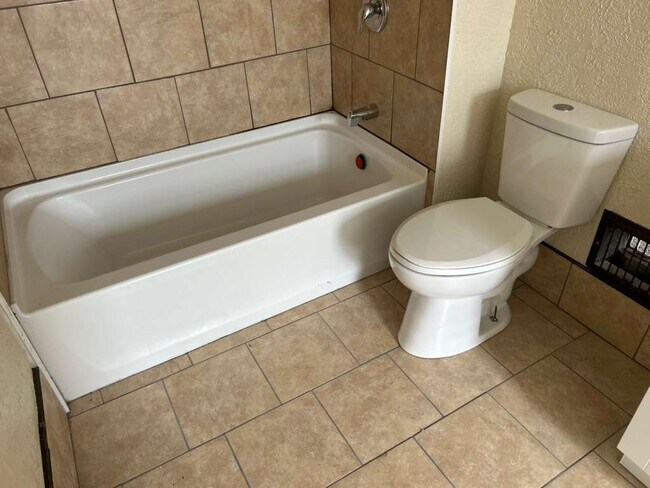 Building Photo - 108 Stamm Ave