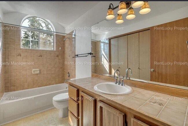 Building Photo - Beautifully Maintained 3-Bedroom Home in P...