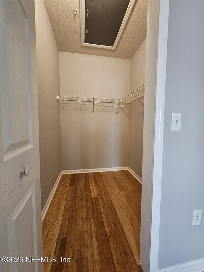 Building Photo - 8235 Lobster Bay Ct