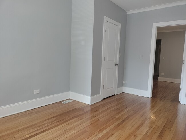 Building Photo - 7408 S Eberhart Ave