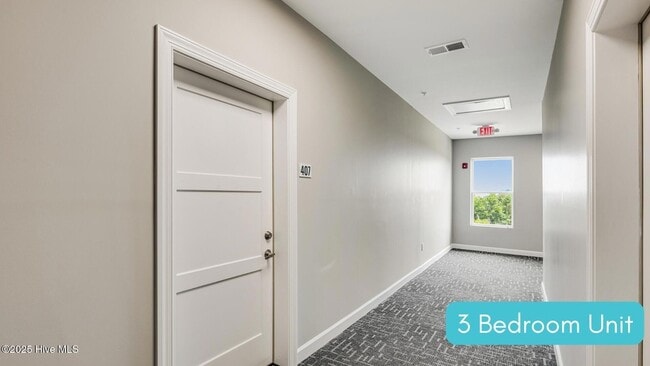Building Photo - 2272 Dolphin Shores Dr SW