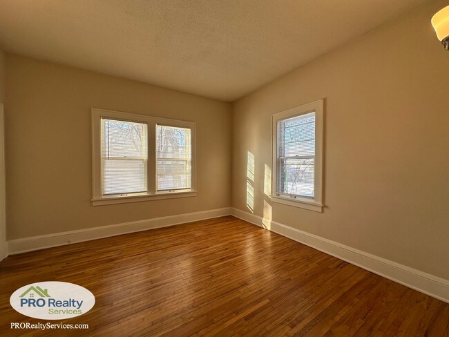 Building Photo - 2208 NE 2nd St