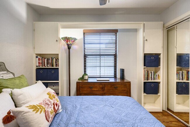 Building Photo - 9527 Vilven Ln