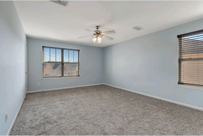 Building Photo - 6009 Ten Bears Way