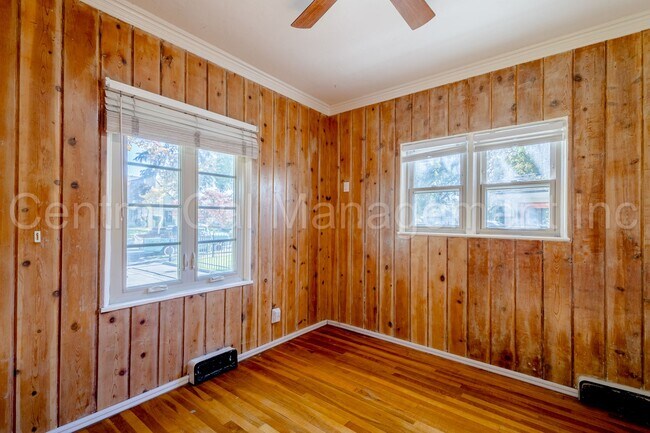 Building Photo - 3 Bedroom/2.5 Bath Home with a Mother In Law Unit - $2595 per month!