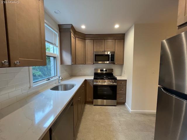 Building Photo - 42 Sintsink Dr E