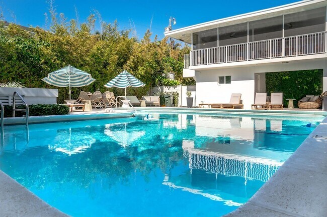 Building Photo - 501 N Ocean Blvd