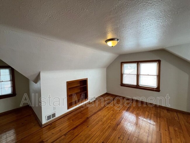 Building Photo - 6207 Gerald Ave