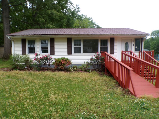Primary Photo - 2444 22nd St N