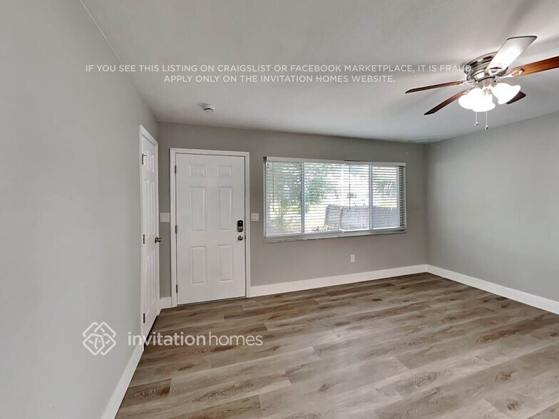 Building Photo - 310 93rd Ave N