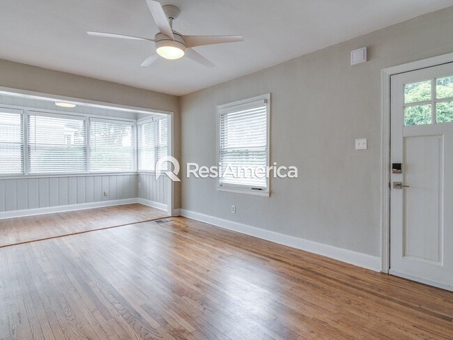 Building Photo - Beautiful 2BR/1B home in a peaceful neighb...
