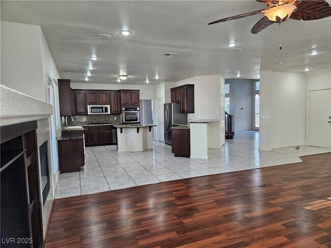 Building Photo - 10134 Reflection Brook Ave