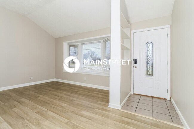 Building Photo - 3 Bedroom Pet-Friendly Home in LOUISVILLE, KY with Main Street Renewal