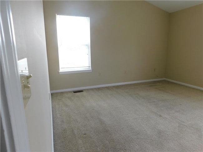 Building Photo - 476 Rosebud Cir