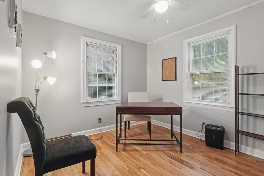 Building Photo - 239 W Lemly St