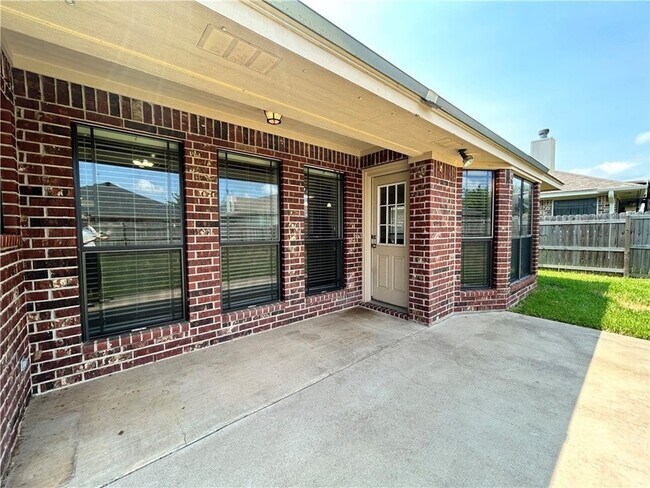 Building Photo - 1109 Pamplin Ct
