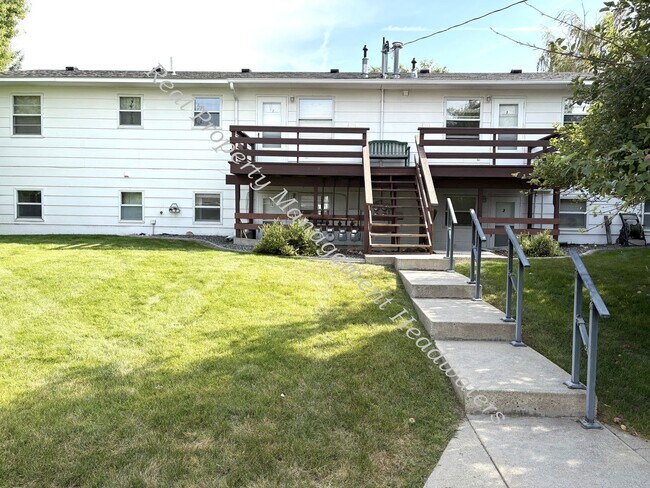 Building Photo - 2114 Billings Ave