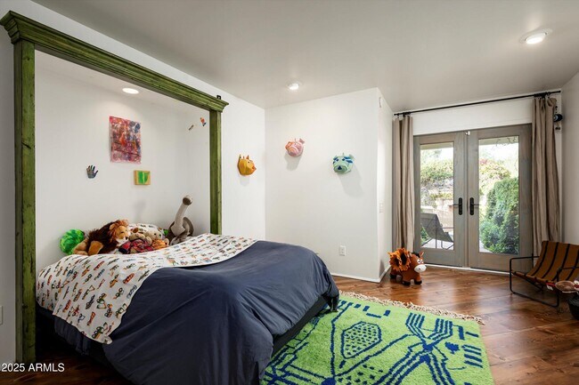 Building Photo - 5101 N Casa Blanca Dr