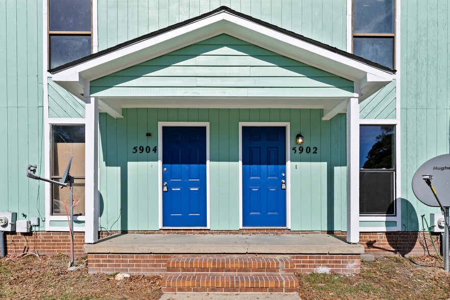 Building Photo - 5902 Aftonshire Dr
