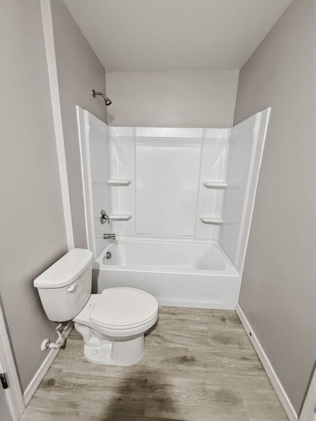 Building Photo - Home in Litchfield Park at Canyon Views! 5bd 4.5ba