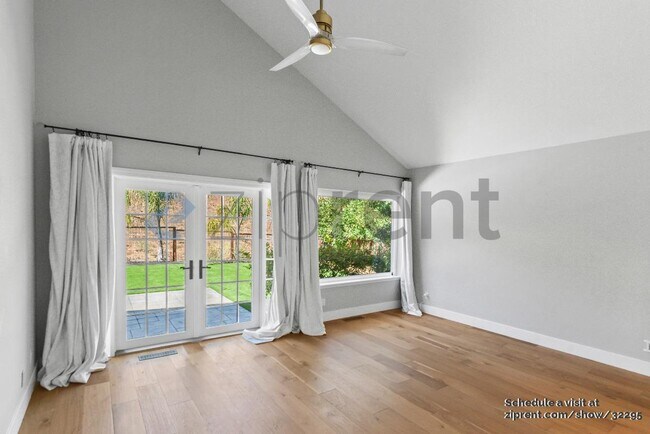 Building Photo - 144 Oakridge Dr