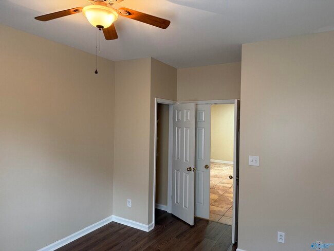 Building Photo - 139 Canterbury Dr