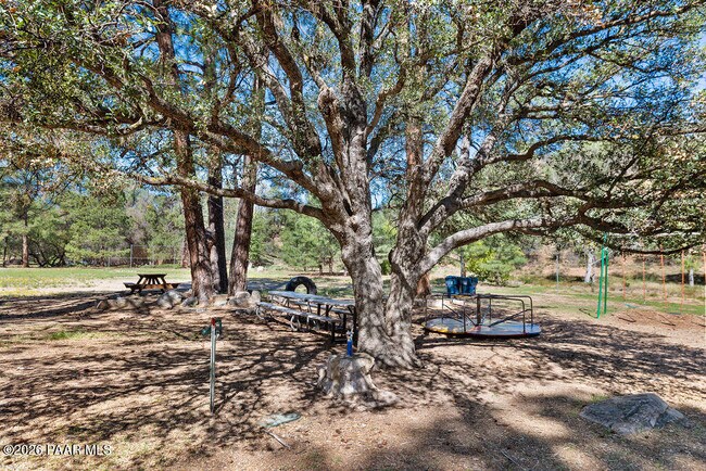 Building Photo - 805 Canyon Dr