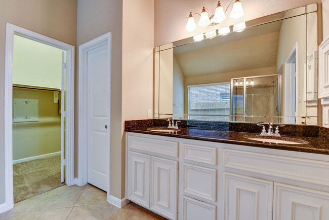 Building Photo - 4 BD / 3 BR Perry home in Creekstone Village!