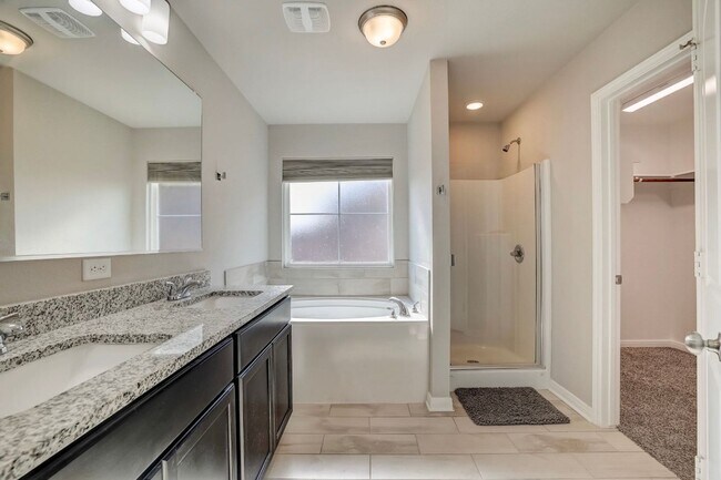 Building Photo - 3031 Dade Loop