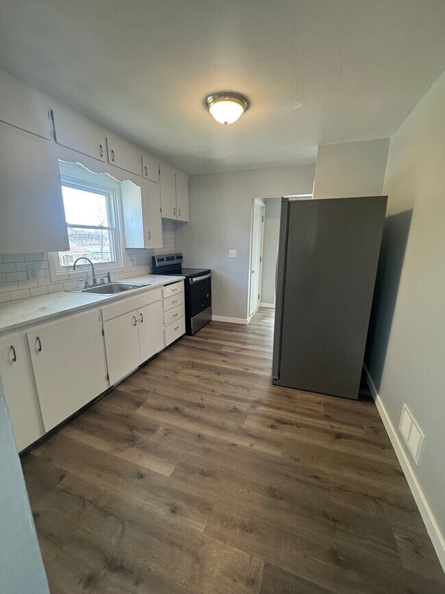 Primary Photo - 2753 Dean Cir