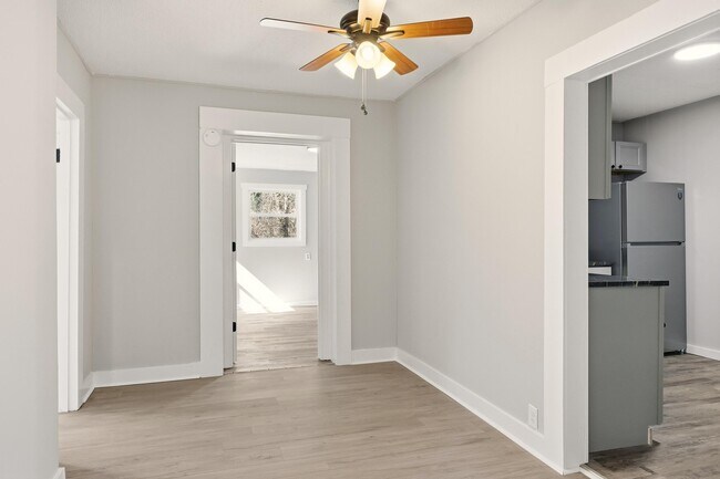 Building Photo - 5225 Central Ave