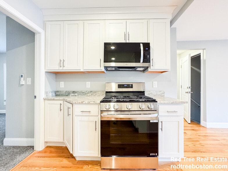 Building Photo - 58 Chestnut St