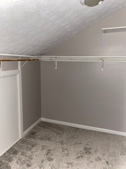 Large Walk-in Closet - 1131 Roselawn Ln SE