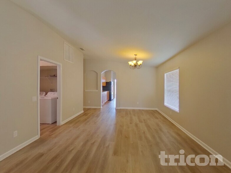Building Photo - 1132 Hill Flower Dr
