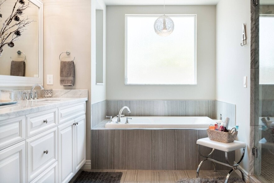 Building Photo - 3706 E Clarendon Ave