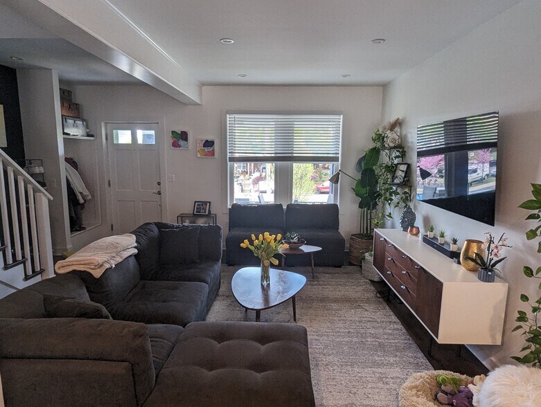 Building Photo - 5615 2nd St NW