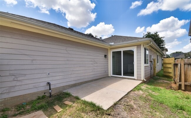 Building Photo - 6145 Settlers Square Ln
