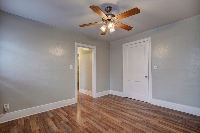 Building Photo - Exquisite 1 Bedroom Brownstone Apartment Steps Away from The Plaza District!