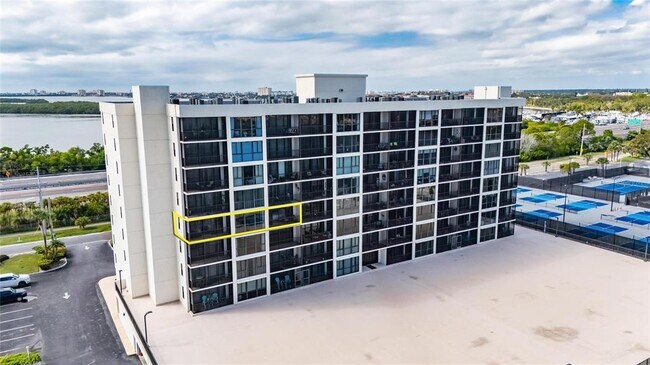 Building Photo - 7100 Sunshine Skyway Ln S