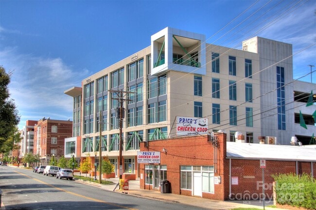 Building Photo - 3231 Weston St
