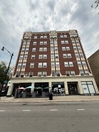 Building Photo - 6930 N Greenview Ave