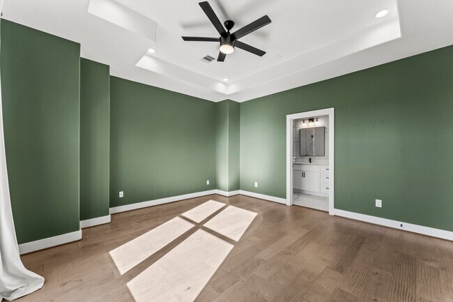 Building Photo - 1602 Chestnut St