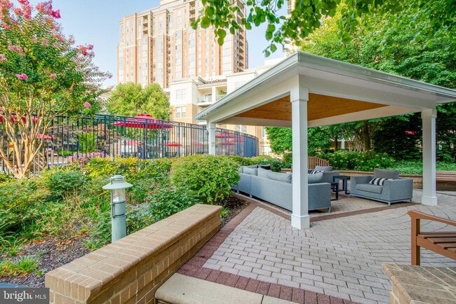 Building Photo - 12000 Market St