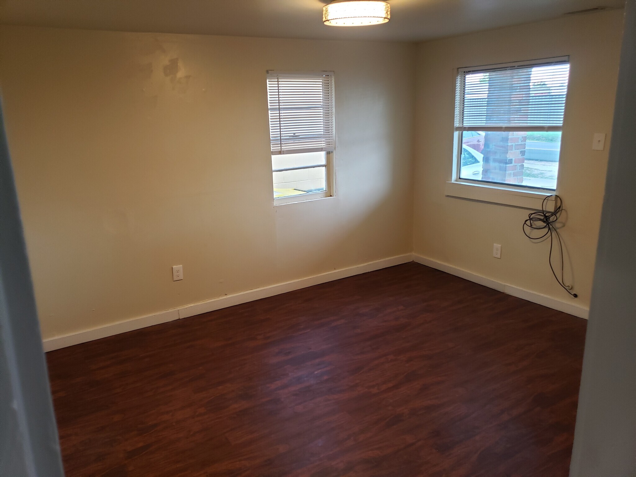 Living room - 43 Lissner Ave