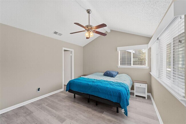 Building Photo - 13314 Briar Hollow Dr