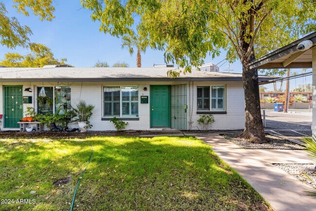 Building Photo - 502 E Roanoke Ave