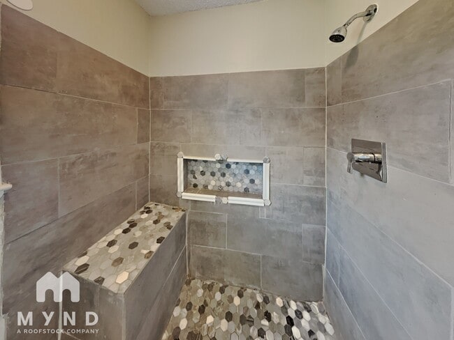 Building Photo - 5704 Ingleside Dr