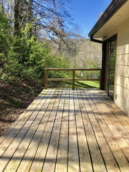 Building Photo - 306 Crisman St