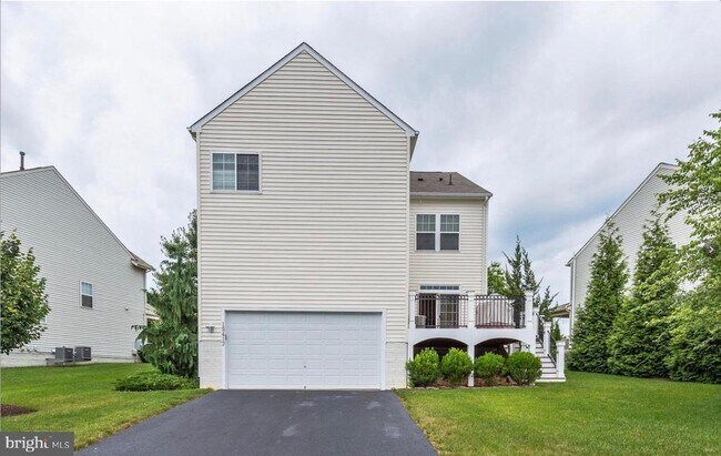 Building Photo - 15417 Papillon Pl